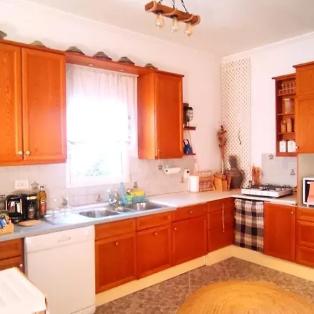 Villa Central, Stylish, 2br, 2bathr, Fast Wifi, Fr-parking, Terrace & Garden Bodrum