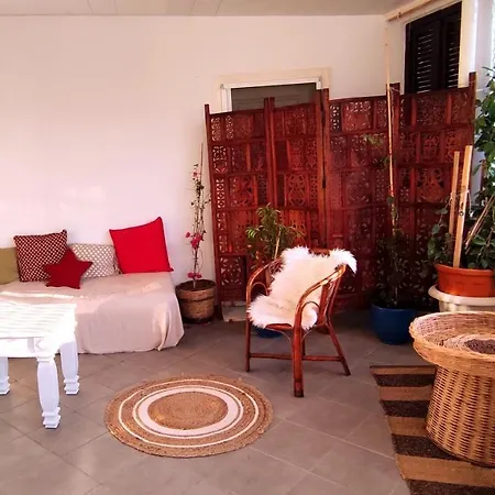 Central, Stylish, 2br, 2bathr, Fast Wifi, Fr-parking, Terrace & Garden * בודרום