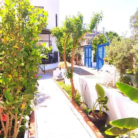 Central, Stylish, 2br, 2bathr, Fast Wifi, Fr-parking, Terrace & Garden בודרום